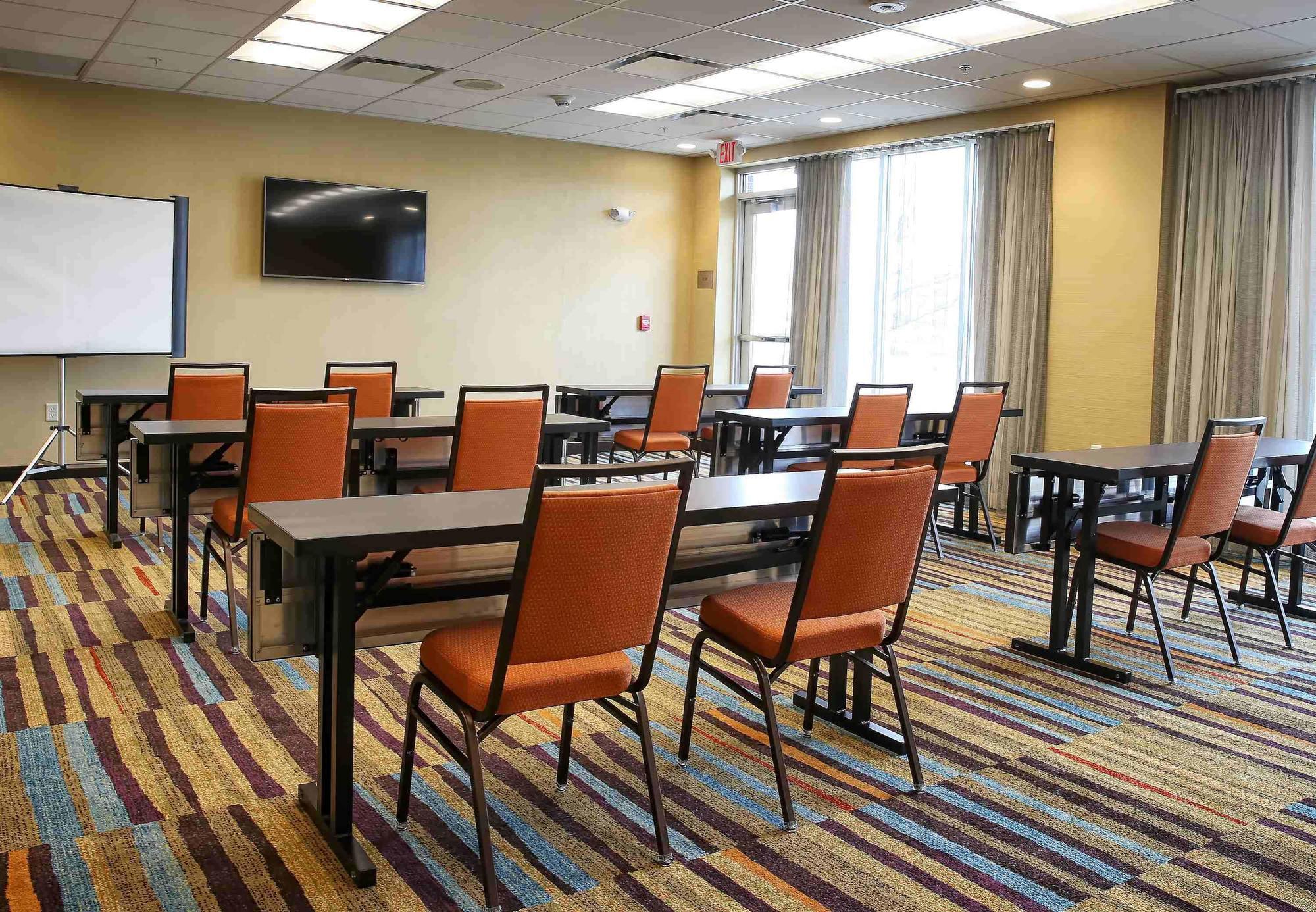 Fairfield Inn & Suites By Marriott Madison Verona Exterior photo